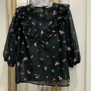 🌷Zara embroider Top 🌷size Large 🖤